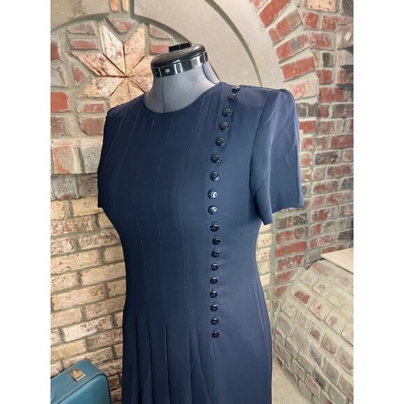 Dress 1980s Navy pleated bodice swing skirt shoulder pads - Picture 3 of 10